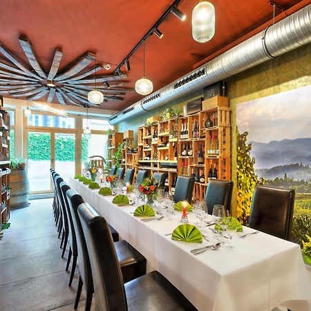 Hotel Müller Café&Wein - Mondholzhotel Veitshöchheim Esterno foto