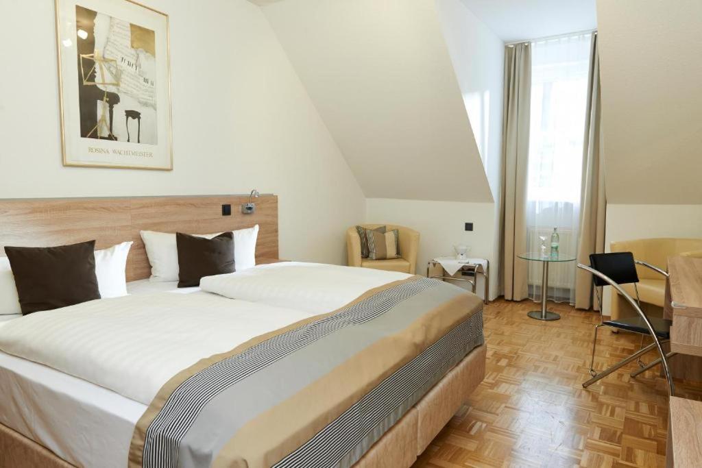 Hotel Müller Café&Wein - Mondholzhotel Veitshöchheim Esterno foto